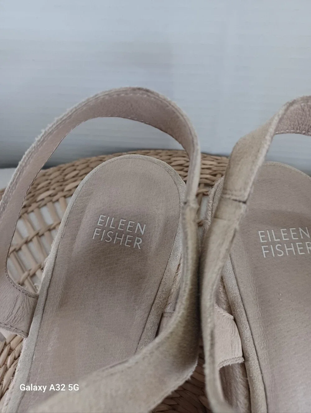 Eileen Fisher Nessa Espadrille Wedge Sandal in ecru suede leather Sz 10